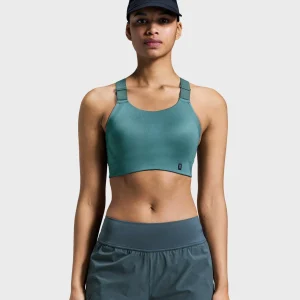 On W - Performance Flex Bra