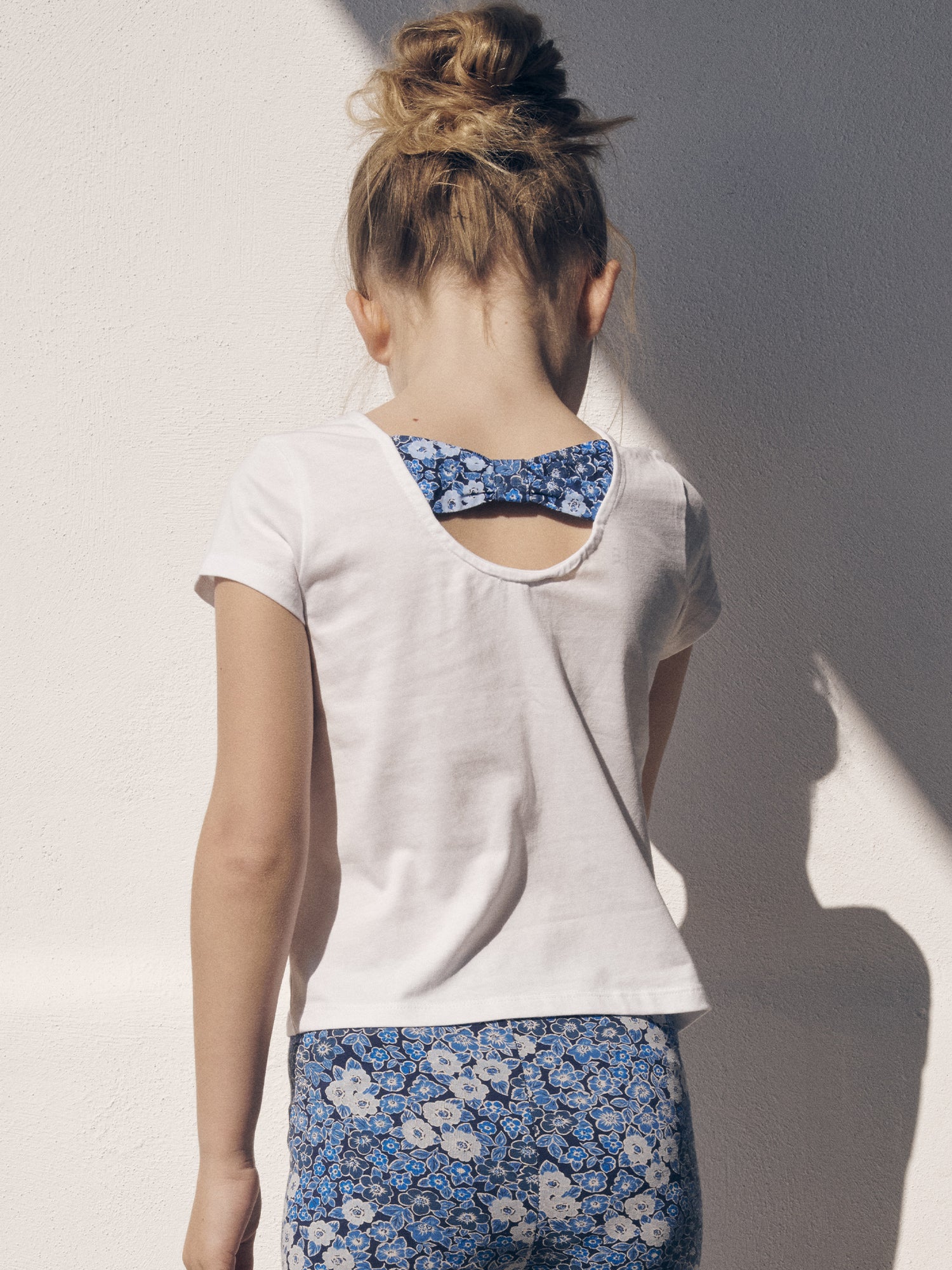 T-shirt écru à motifs papillons – Image 3