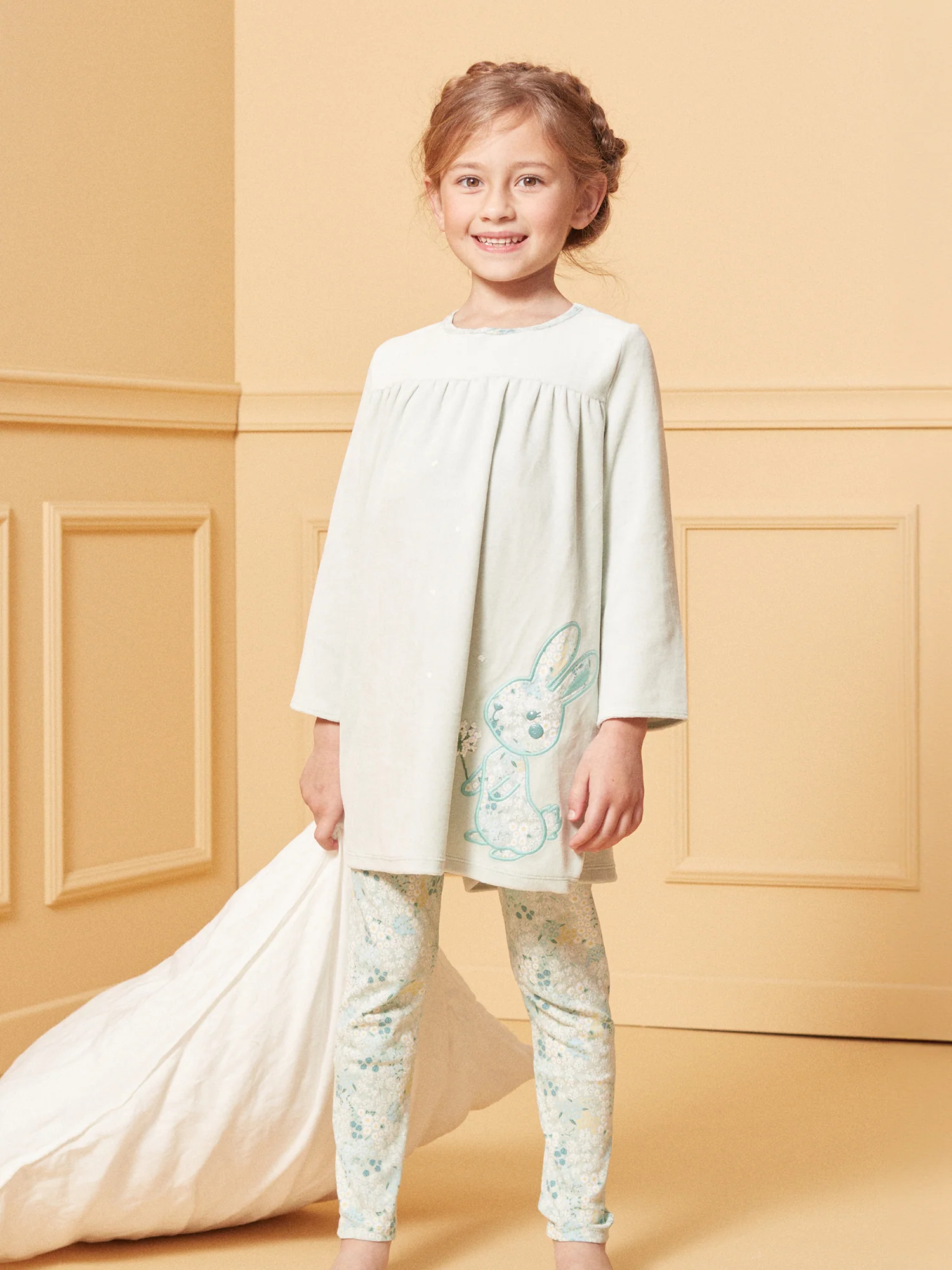 Chemise de nuit Lapin en velours – Image 3