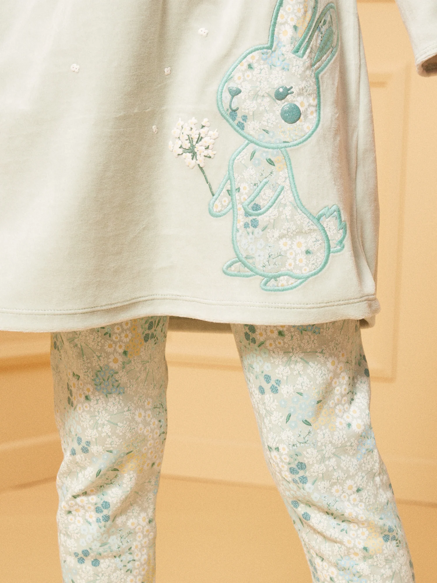Chemise de nuit Lapin en velours – Image 5