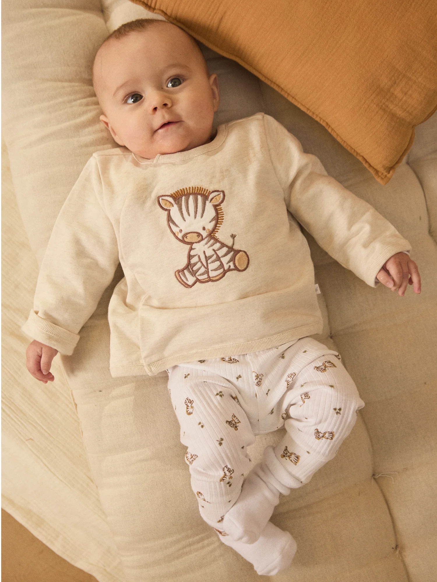 Ensemble de jour haut + pantalon+ chaussettes