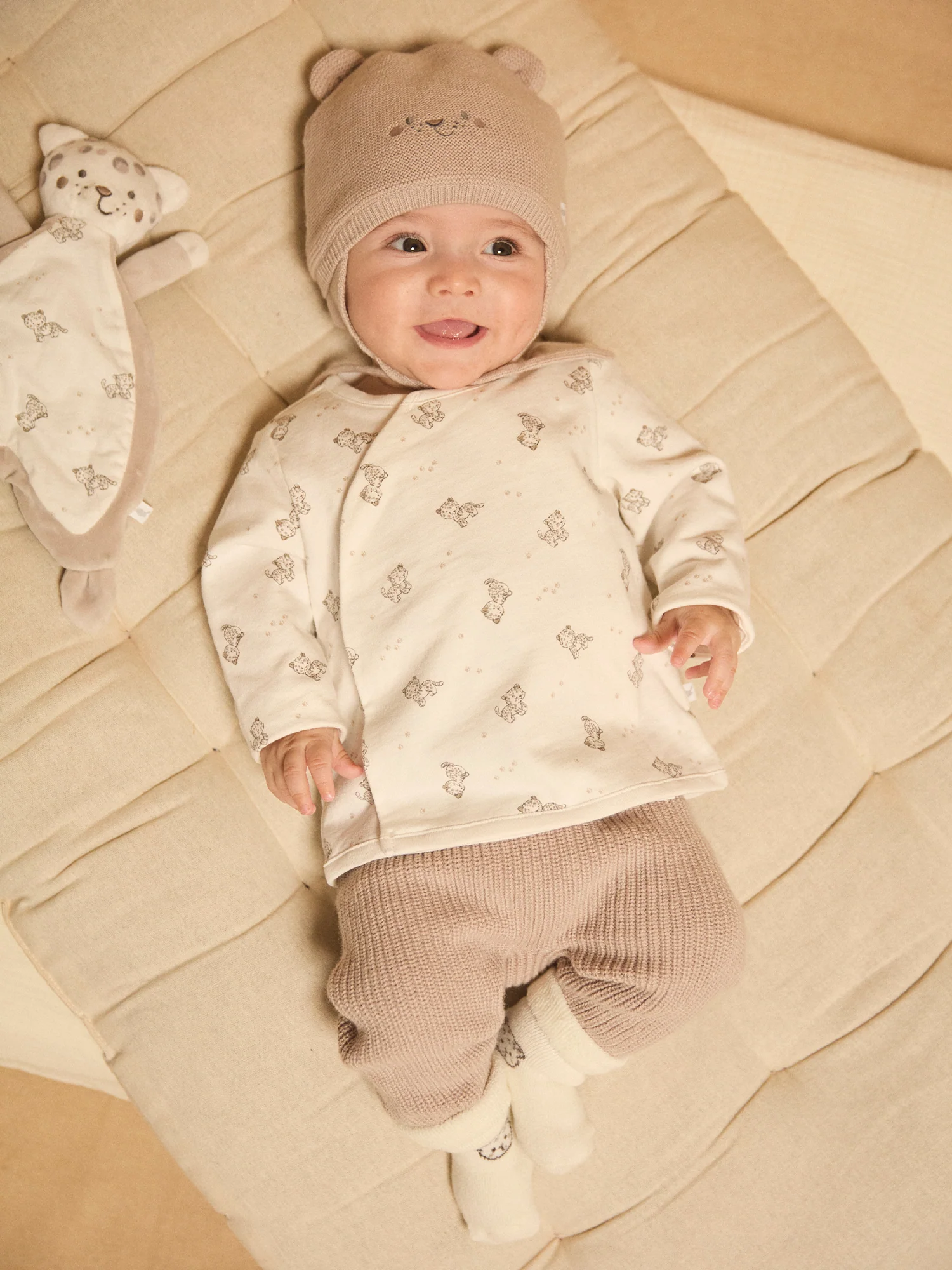 Bonnet gris en tricot visage animal Naissance Garçon – Image 4