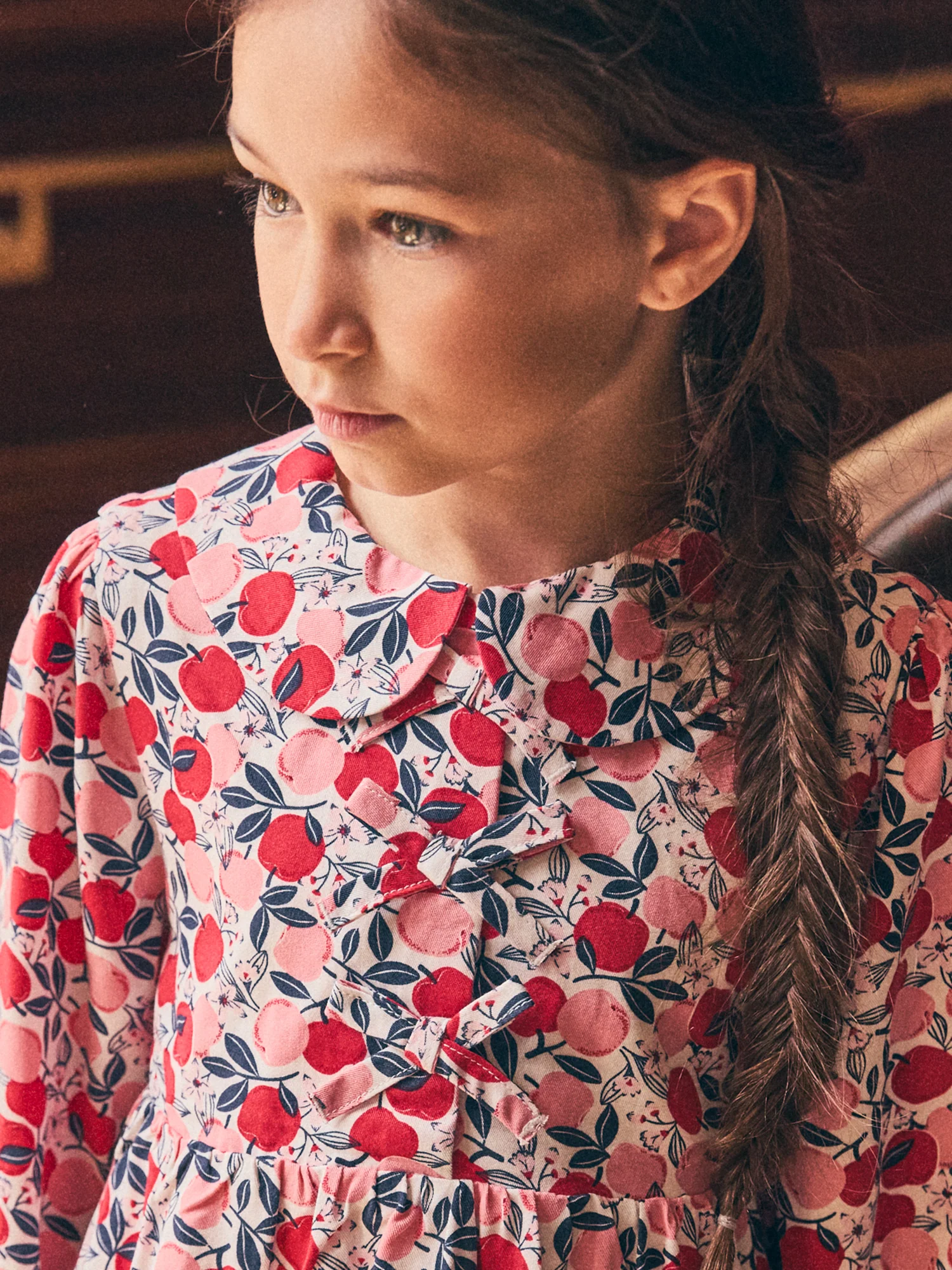 Blouse imprimé pommes à col claudine Fille – Image 4