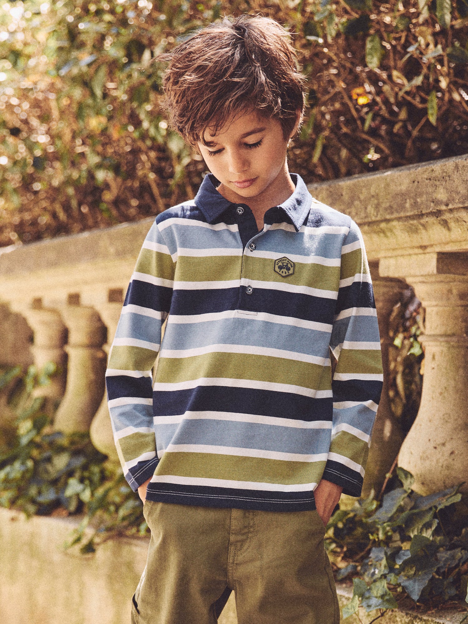 Polo à rayures tricolores Garçon – Image 3