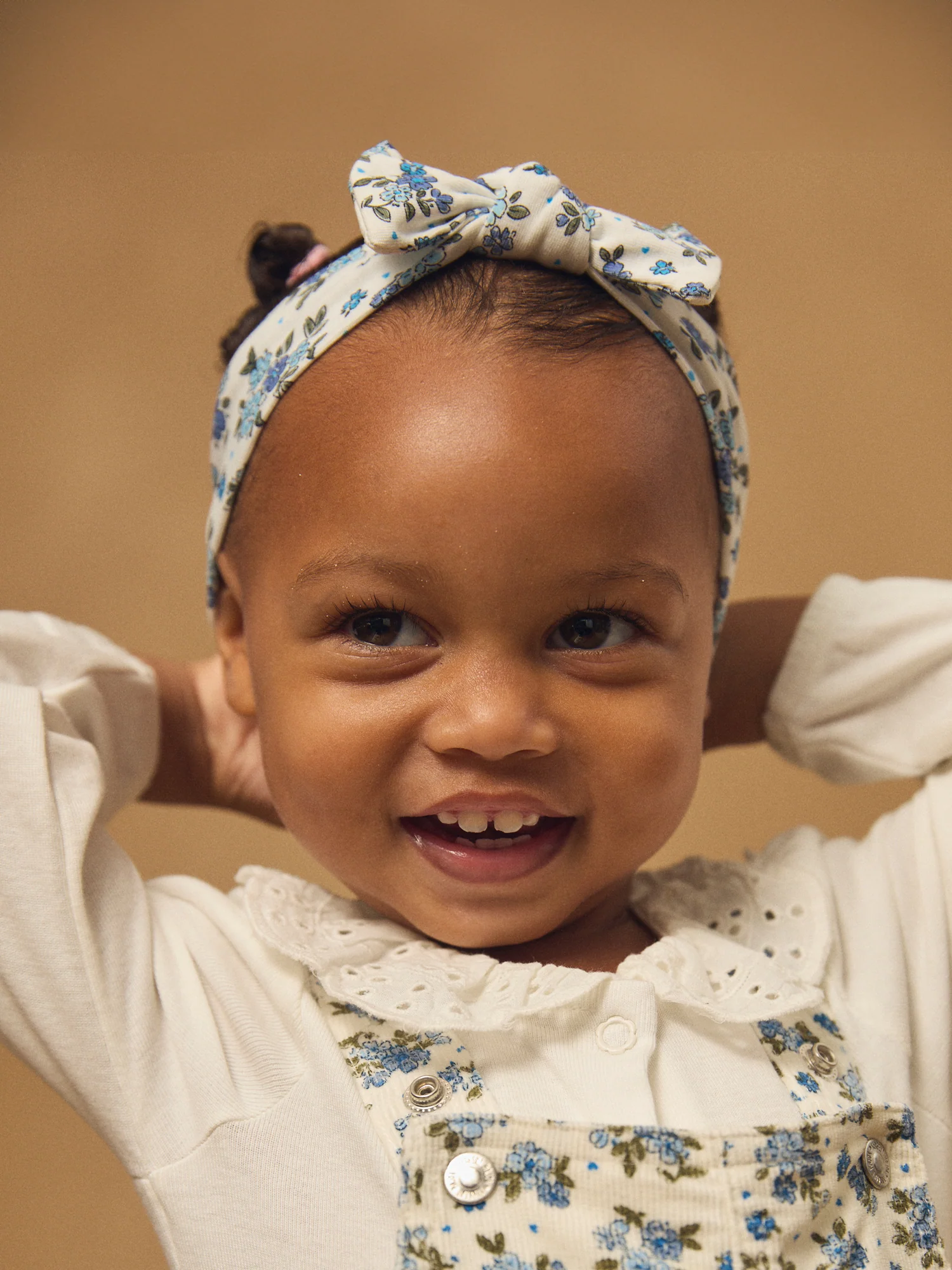 Bandeau cheveux blanc imprimé fleuri Bébé Fille – Image 3