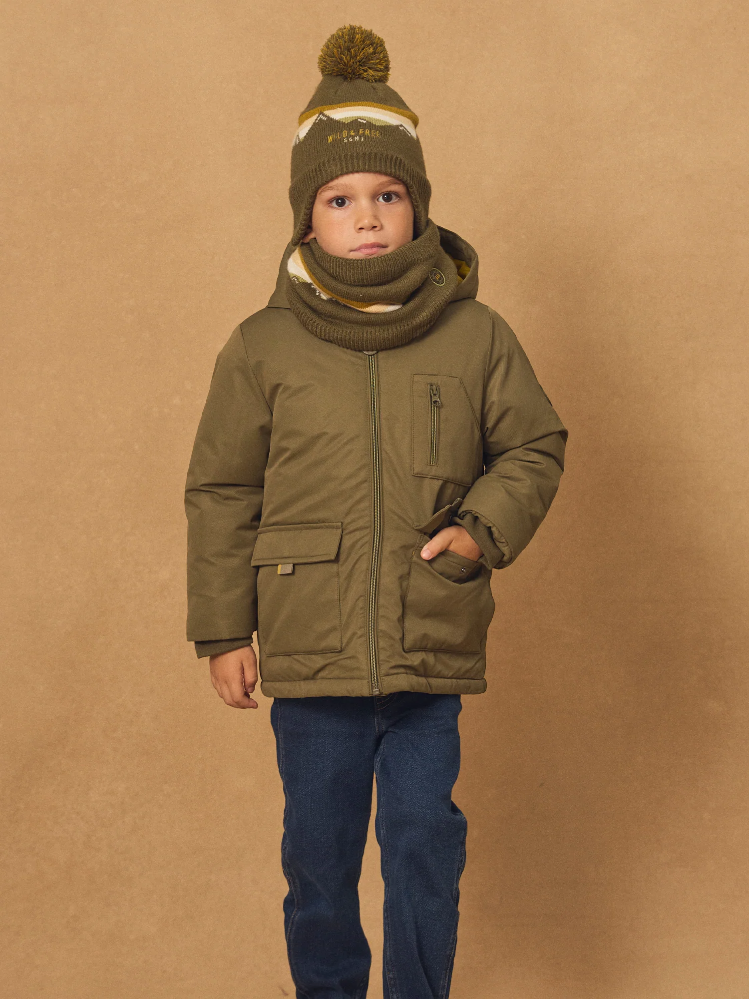 Bonnet cache oreille kaki en maille avec pompom Garçon – Image 4