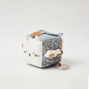 Cube d'activité blanc en multi-matière