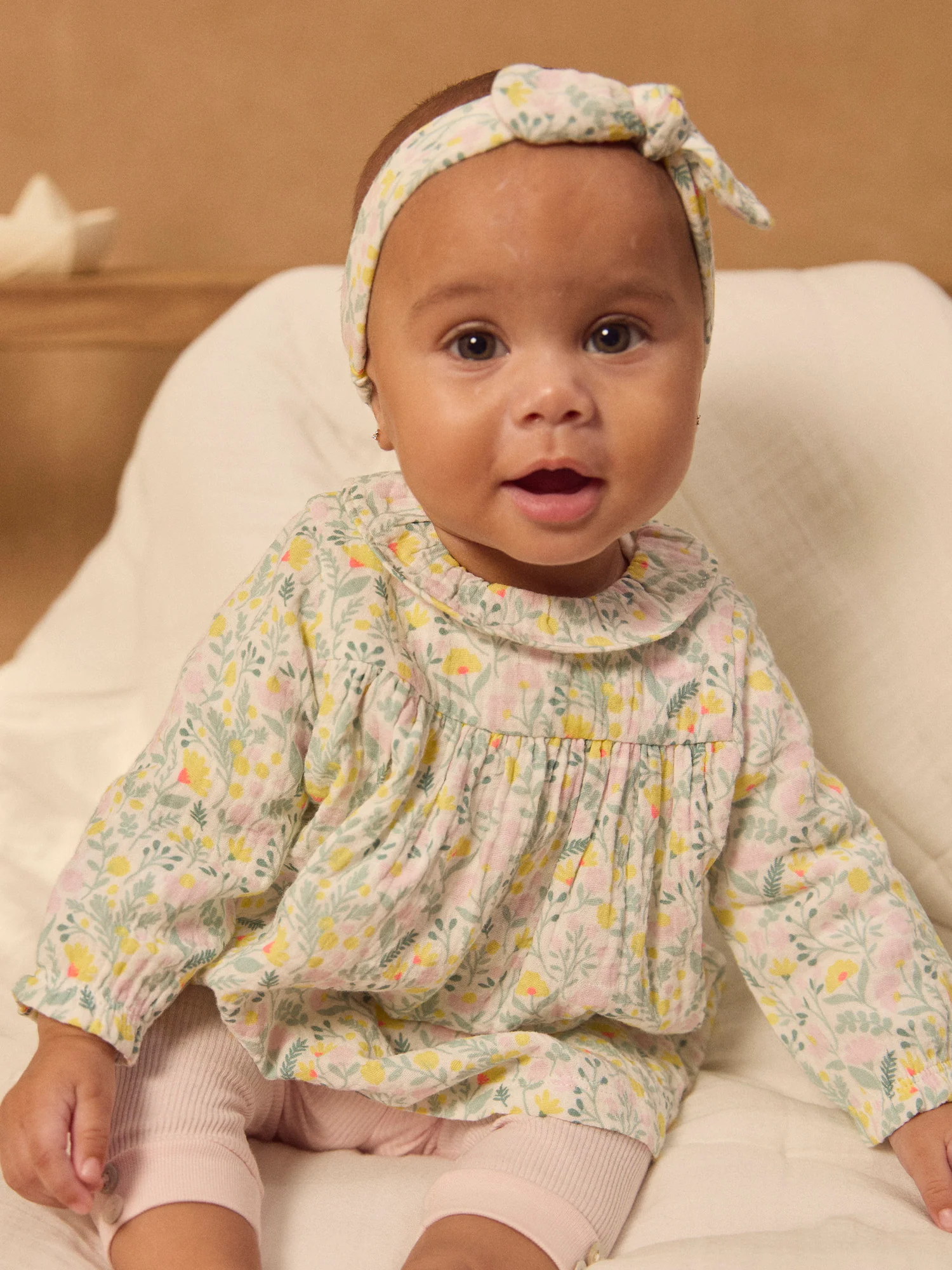 Ensemble robe imprimé fleuri + legging rose + bandeau Naissance Fille – Image 4