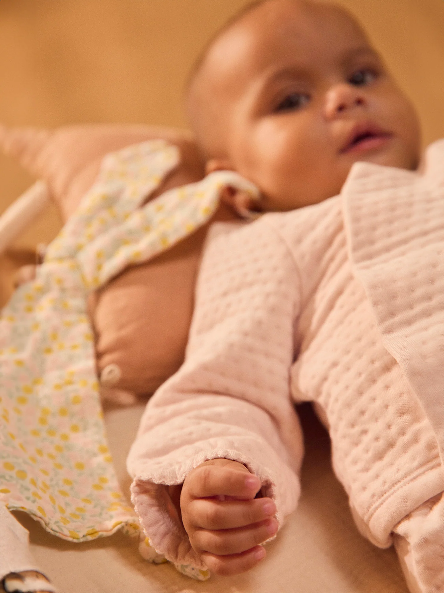 Ensemble haut + pantalon rose + doudou Naissance Fille – Image 5