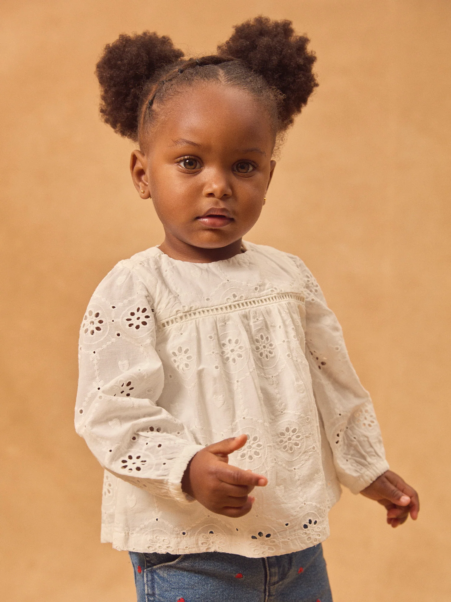 Blouse écrue brodée Bébé Fille – Image 3