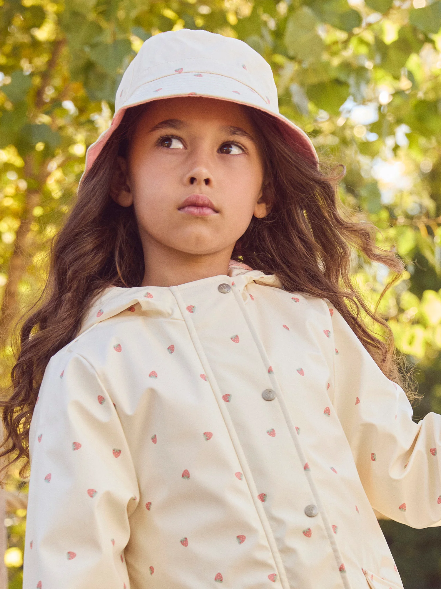 Imperméable écru imprimé fraises Fille – Image 4