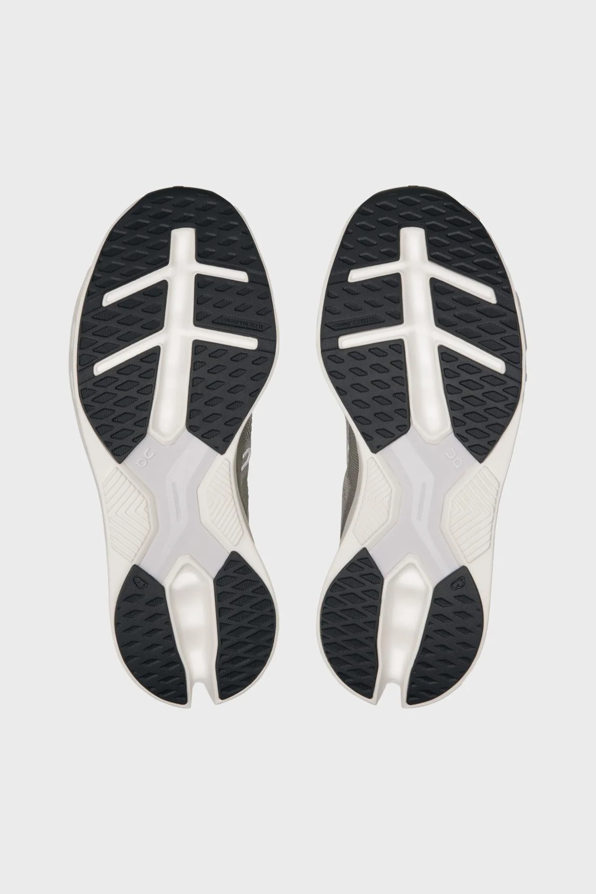 ON W - CLOUDECLIPSE – Image 4