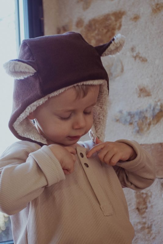 bonnet à oreilles LELIO grain de café – Image 9