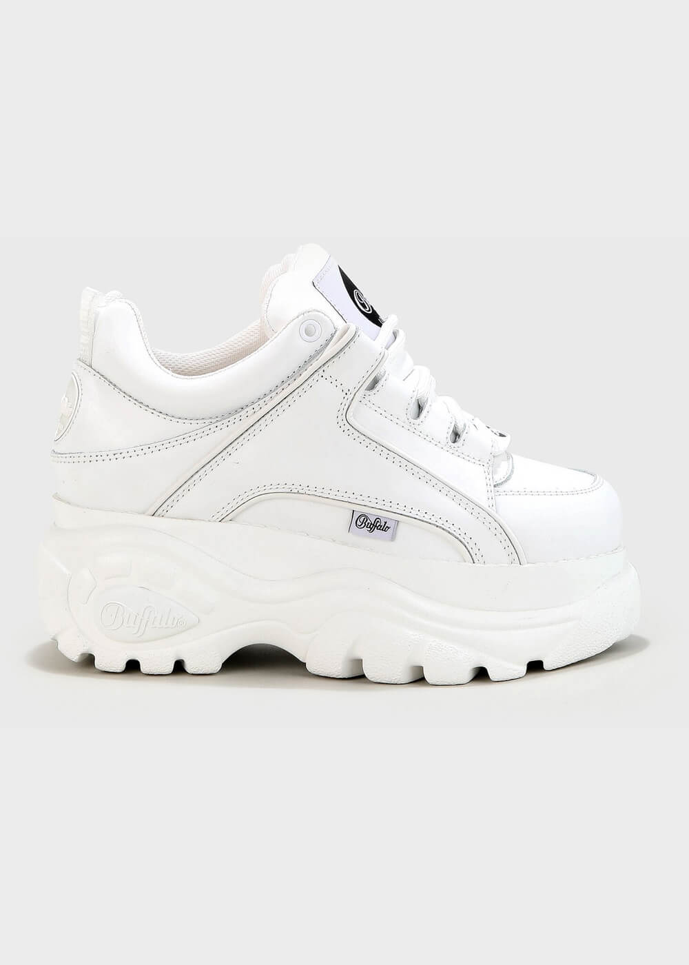 Buffalo London Classic Low Leather Platform Sneakers in White – Image 2